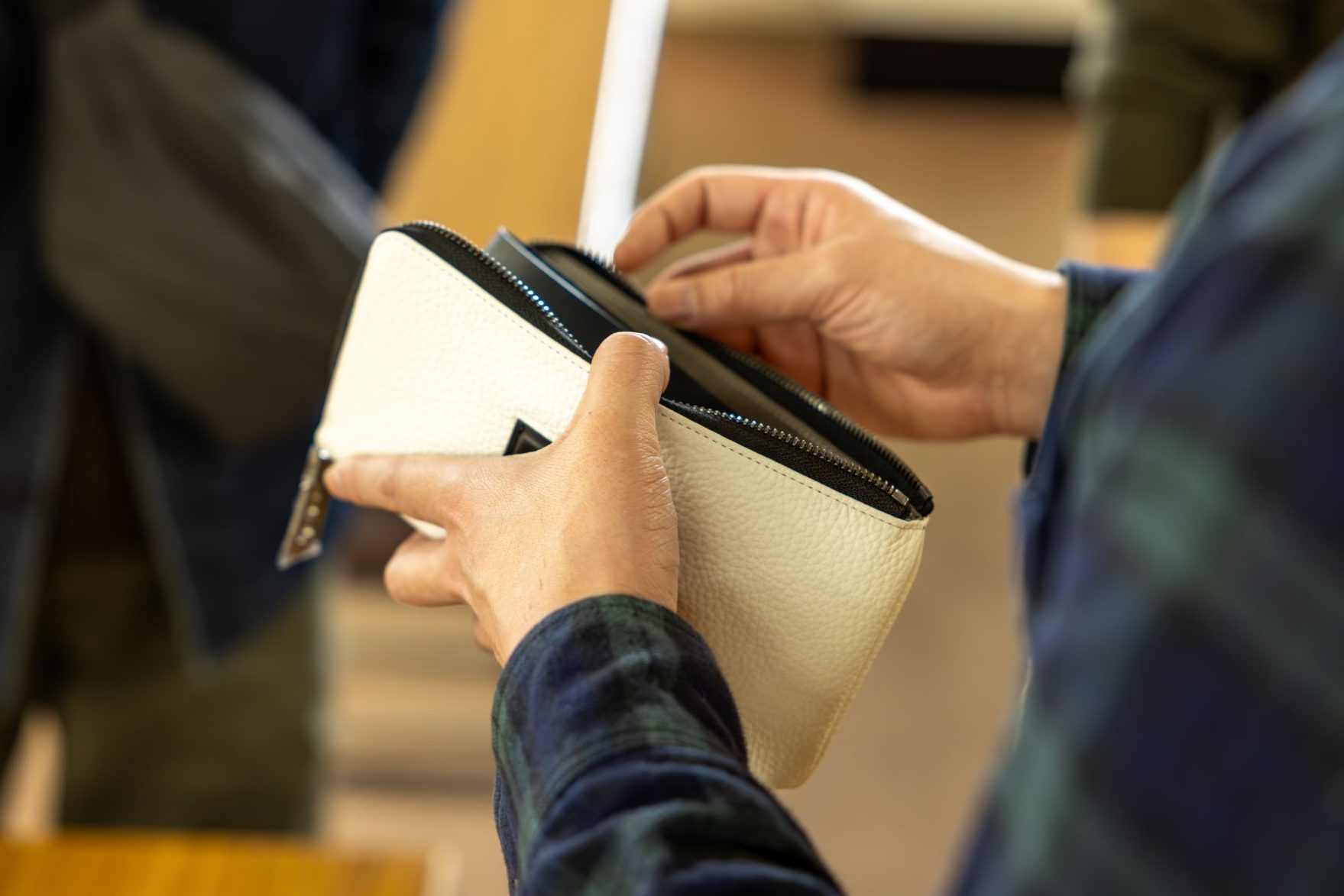 豊岡鞄 認定審査会レポート vol.4 〜小さな革製品にも宿る、豊岡の技術〜